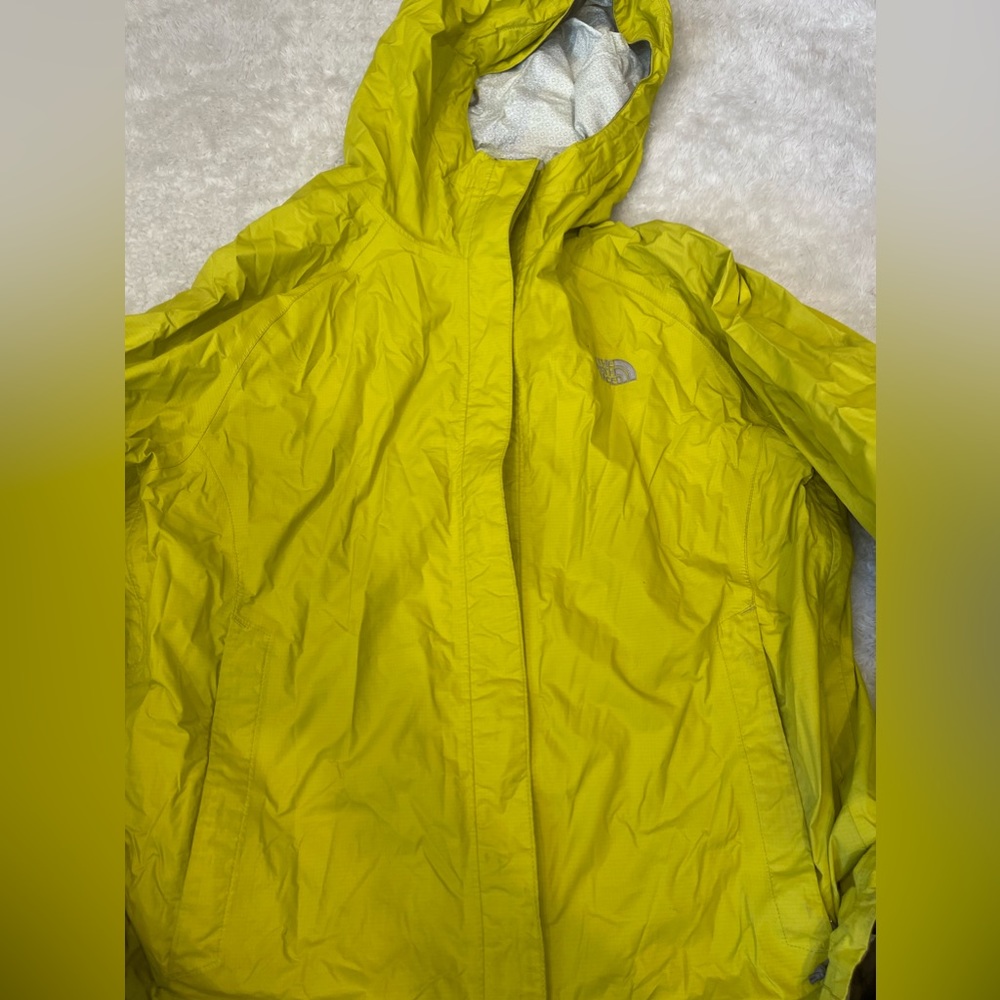 🍋 ☔️ North Face rain jacket